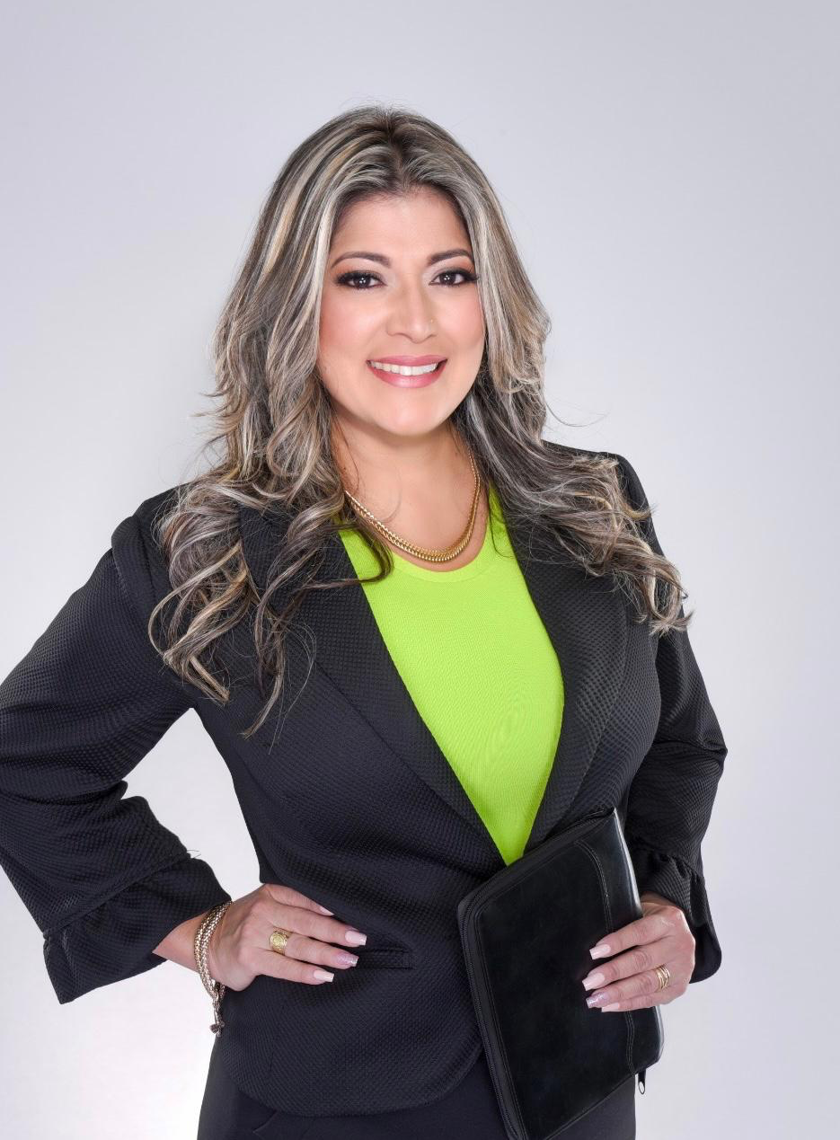 Alelí Alcalá — migrante, mamá y asesora financiera